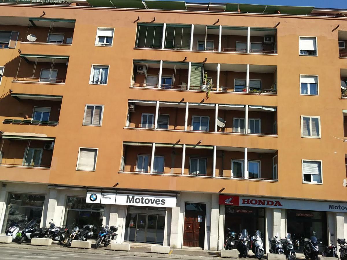 La Casa Di Varda เวโรนา ภายนอก รูปภาพ